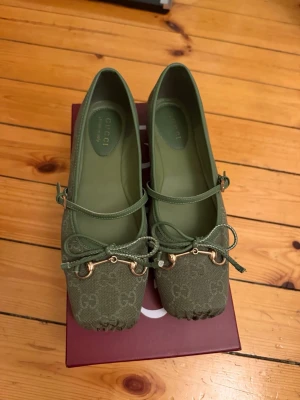 Ballerina skor  -  Säljer dessa bina skor som jag har köpt på Vinted