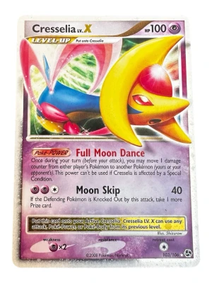 Pokémonkort Cresselia LV.X 103/106 - Cresselia 103/106 Pokémonkort säljes  Säljer ett Cresselia 103/106 från Pokémon TCG.  Skickas väl skyddat i toploader så kortet håller sig säkert under frakt utan risk för böj eller skador.  Perfekt för samlare eller dig som vill komplettera din samling.  Hör av dig vid frågor eller fler bilder