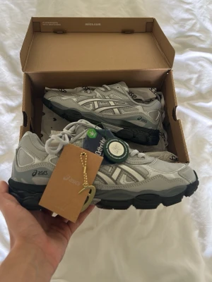Asics gel nyc mid grey sheet rock  - Helt nya med box som ingår 