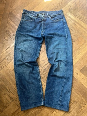 Vintage Selvedge Big E 501XX LVC Levi’s  - Måtten kan variera +-1 cm och är mätta med måttband! Vänligen ta dina egna mått med måttband om du vill veta hur jeansen passar dig! Inte måttstock<3