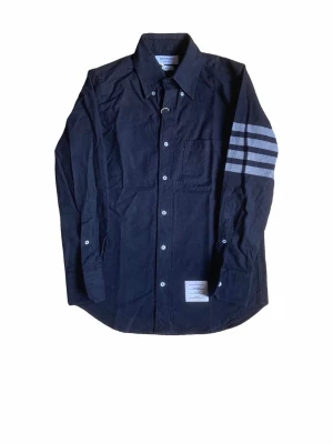 Thom Browne Skjorta  - Passar storlek S-XS