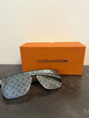 Louisvuitton solglasögon  - Säljer dessa som jag köpte utomlands *rep*