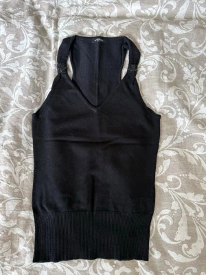 Black vest från Motivi - Size S from Mötivi ; with some using signs