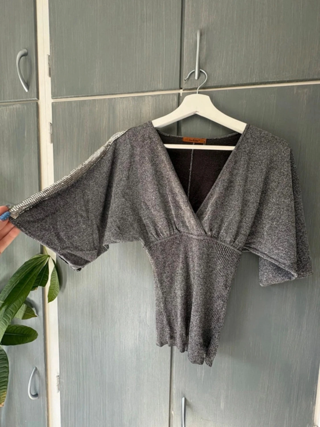 Grå glittrig topp  - 1