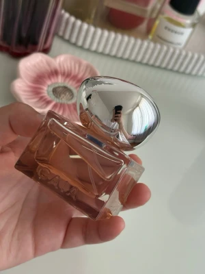 Caia parfym - En fräsch mjuk somrig doft från Caia. Helt ny oanvänd , har endast doftat på den. 