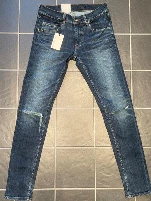 tiger of sweden jeans nya - Feta tiger of sweden i modellen pistolero med snygg wash helt nya. Inga defekter och det är bara att skriva vid frågor eller mer bilder mvh