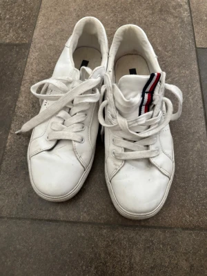 Sneakers - Fina sneakers i ett bra skick 
