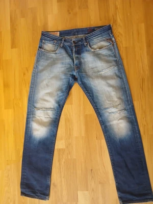 Replay archive jeans - Säljer ett par blå jeans replay jeans som är väldigt archive storlek 34 34 pris går att diskutera