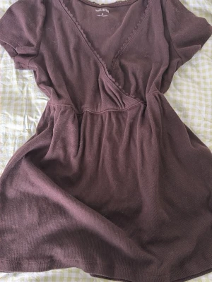 Hollister Brun babydoll  - Supersöt brun babydoll från Hollister ❤️❤️