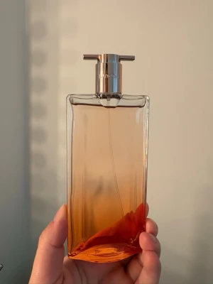 Lancôme Idôle Peach’N Roses Eau de Parfum - Lancôme Idôle Peach’N Roses parfym, knappt använd 😊