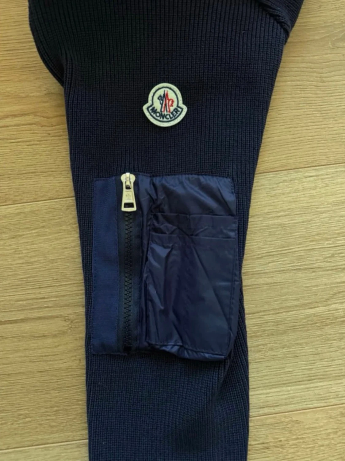 Mörkblå pufferjacka från Moncler - 5