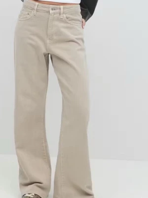Zara Beige jeans  - Snygga jeans som tyvärr är lite lite korta på mig som är 172. Observera: lånad bild 