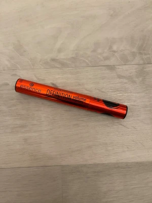 Mascara  - Essence  helt ny