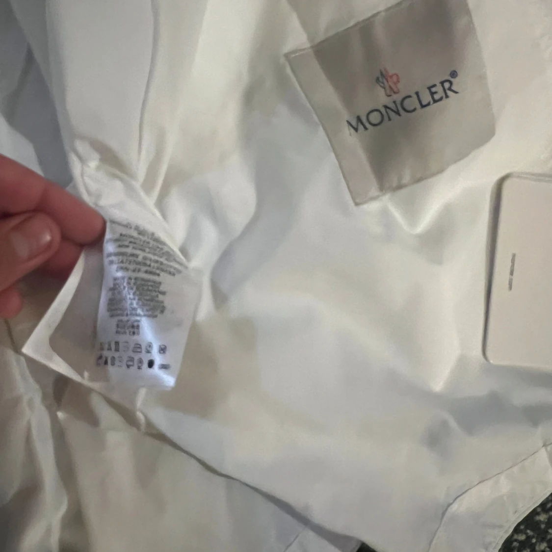 Vit vindjacka från Moncler - 2