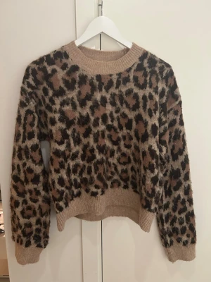 Stickad tröja st S - Jättefin tröja från Kappahl st S. I jättebra skick. 