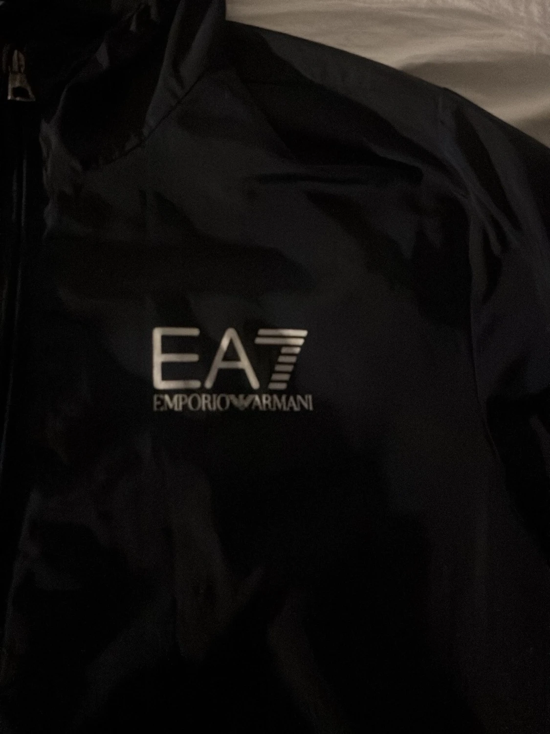 Svart EA7 vindjacka med huva - 1