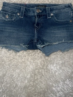 True religion shorts - Använda 3 gånger då de är för stora 