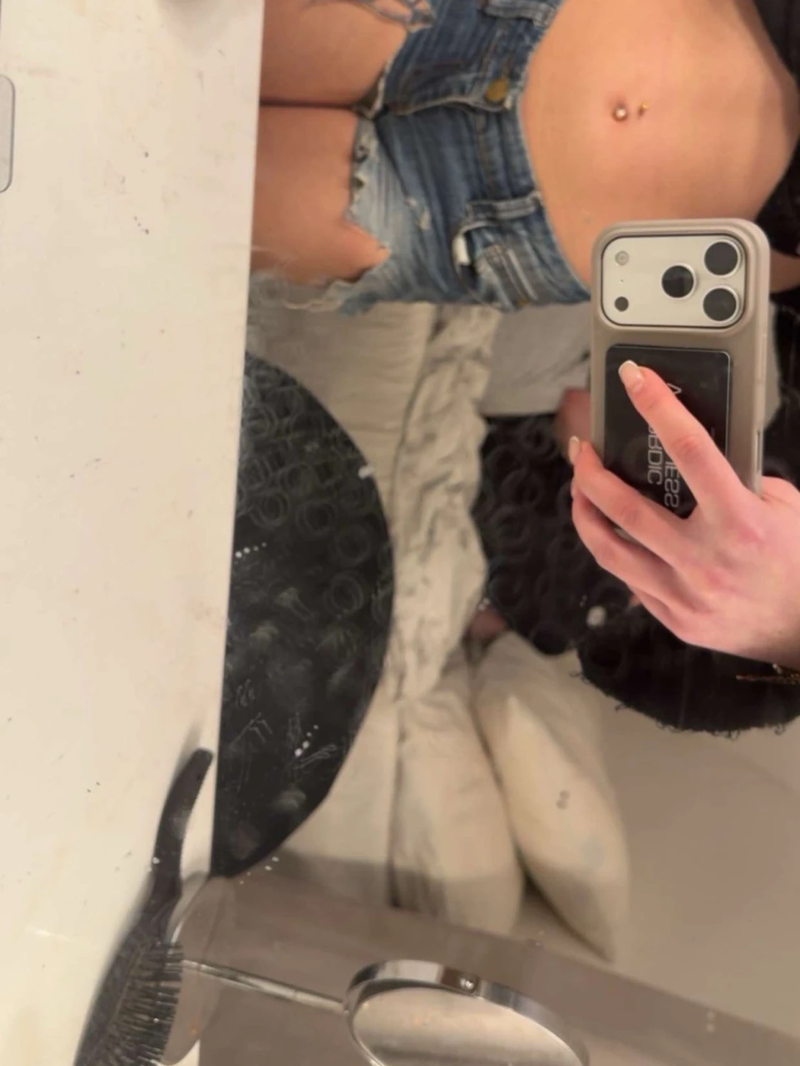 Blå jeansshorts lågmidjade med fransig kant