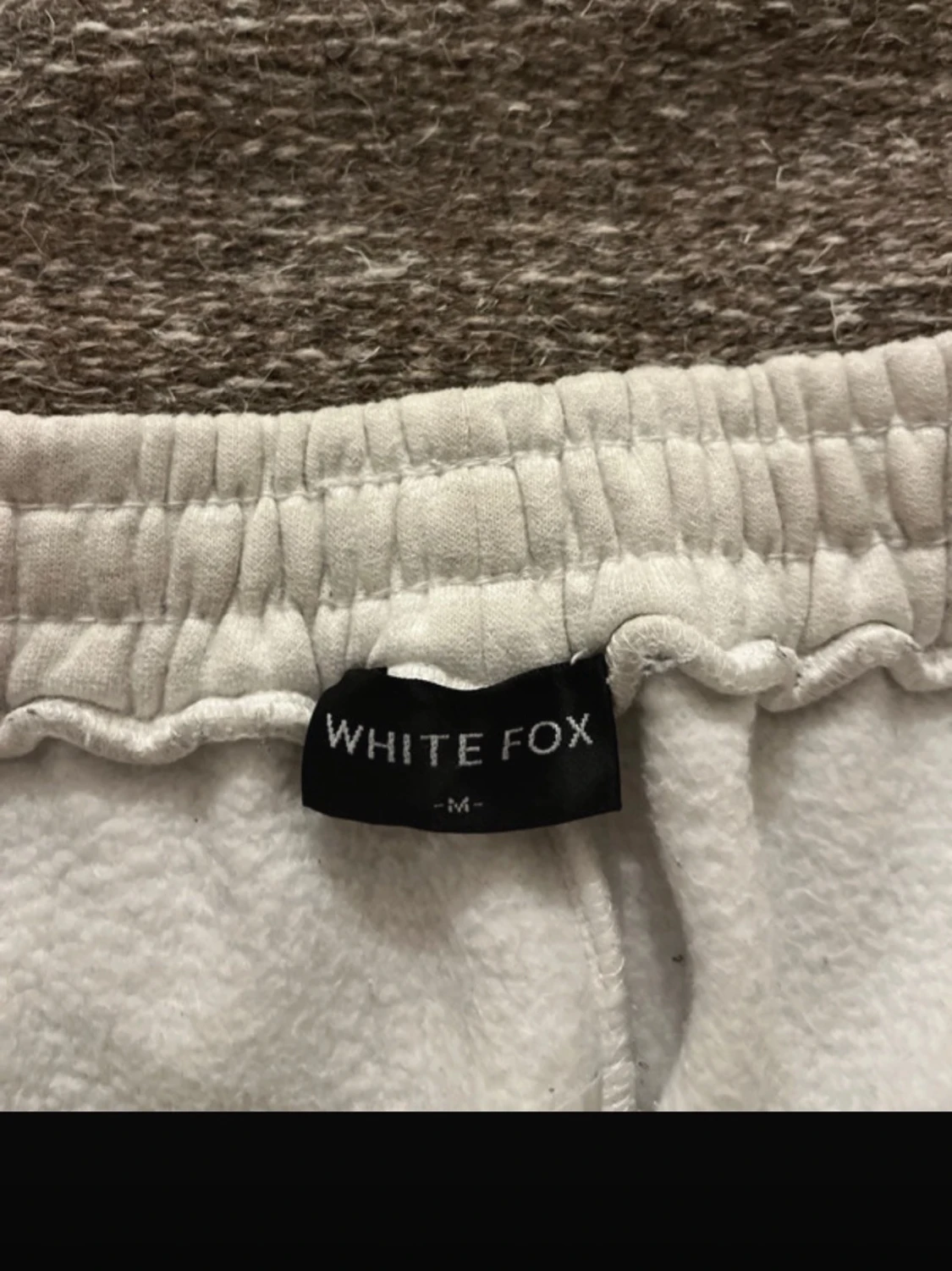 Gråa mjukisbyxor White Fox - 2