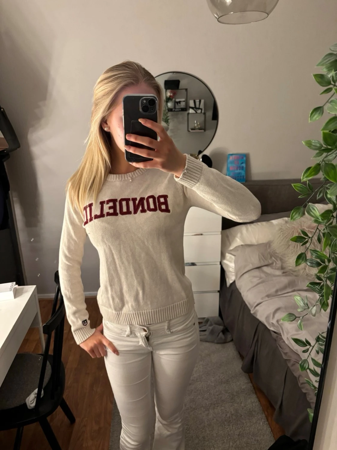 Vit tröja från Bondelid med röd text - 1