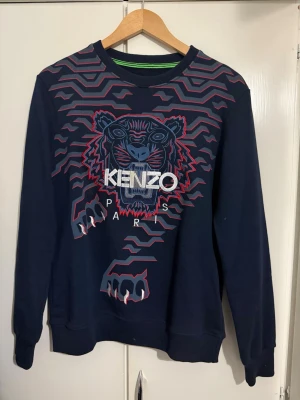Kenzo Paris Tröja - Använd endast 3-4 gånger nästan som ny. Storlek S