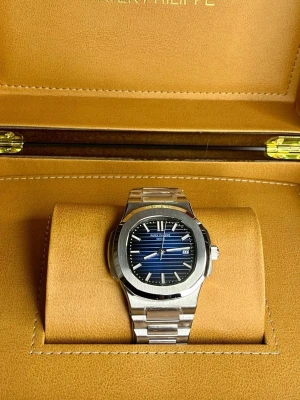 Patek navy blue - En riktigt fet o skön klocka som är helt ny vid mer info så e det bara o skriva !