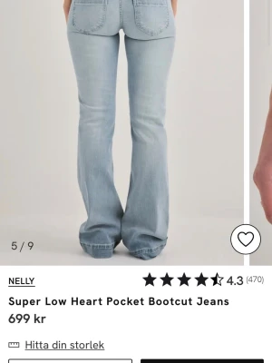 Lågmidjade jeans Nelly  - Hej, säljer just nu mina nya Nelly byxor ! De är i strl 34/short. Använt fåtal gånger, ser helt nya ut! Köptes för 699. Säljer för 480 . Är 165 cm ca och sitter helt perfekt. Passar dig som bär 36-34 i midjan ! 