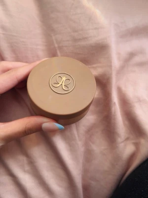 Anastasia Beverly Hills Cream Bronzer - Krämig bronzer i färgen Golden Tan från Anastasia Beverly Hills. Köpt för 449kr men säljer för 199kr🤍