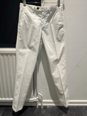 Suitsupply chinos - Suitsupply chinos, storlek 44, väldigt bra skick behöver bara strykas!