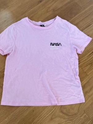 Tröja råsa - Jätte fin H&M T-shirt storlek xs.