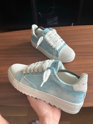 Numeris cloud lightblue  - Använda ett par gånger. Påse tillkommer. Skriv för frågor!🙌