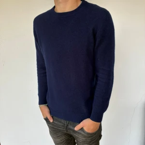 Kashmir teöja - Mörkblå Kashmir Tröja | Finns XS, S, M | Endast testad, skick 10/10 | Hör av dig vid frågor🌟