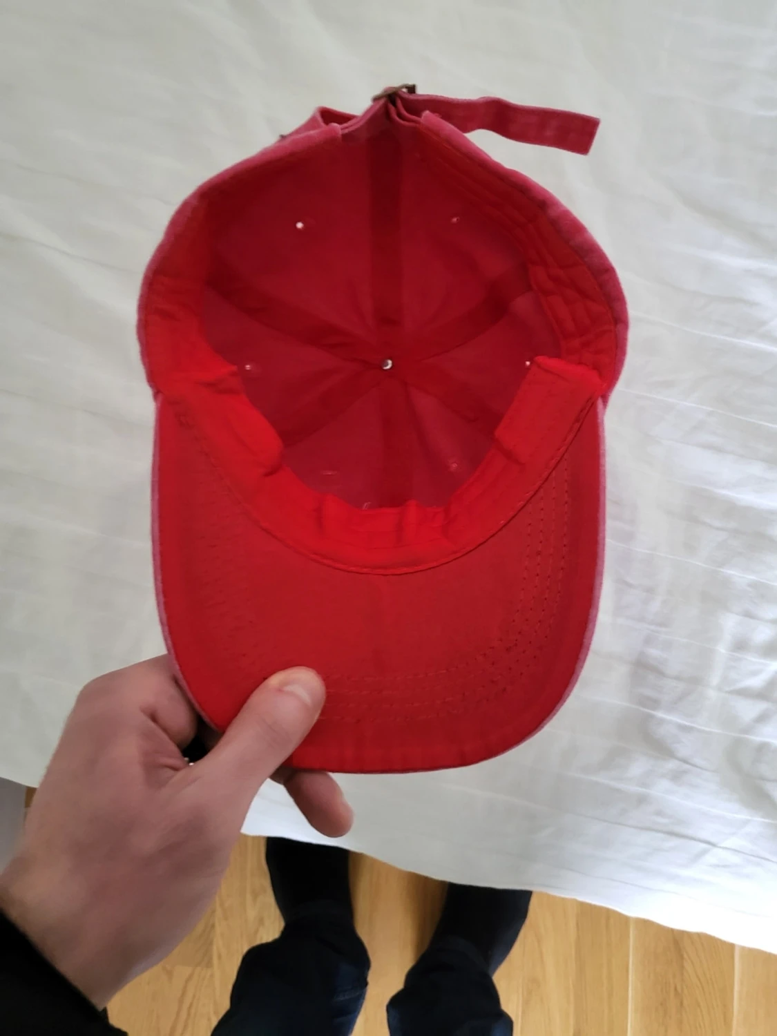 Röd keps med texten 'absolutely not.' - 3