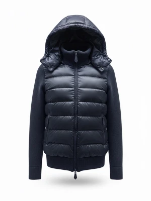  CEVIOR CARDIGAN - Torino Cardigan.  2-in-1 design med avtagbar luva. Tillverkad i en noggrant utvald ullblandning för värme, struktur och hållbarhet. Levereras med tags och påse, helt ny.   Besök vår hemsida för mer information. 