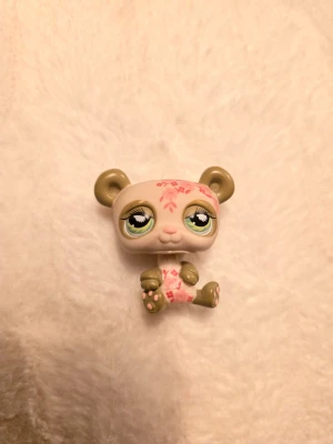 Littlest pet shop - Littlest pet shop panda #904. Figuren är authentisk alltså original. Den är mycket sälsynt.