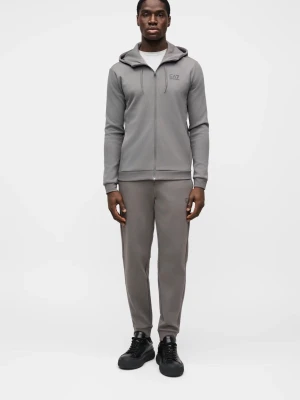 EA7 Armani Tracksuit - Träningsset från EA7 Emporio Armani. Setet består av en huvtröja kofta med dragkedja och matchande mjukis byxor.