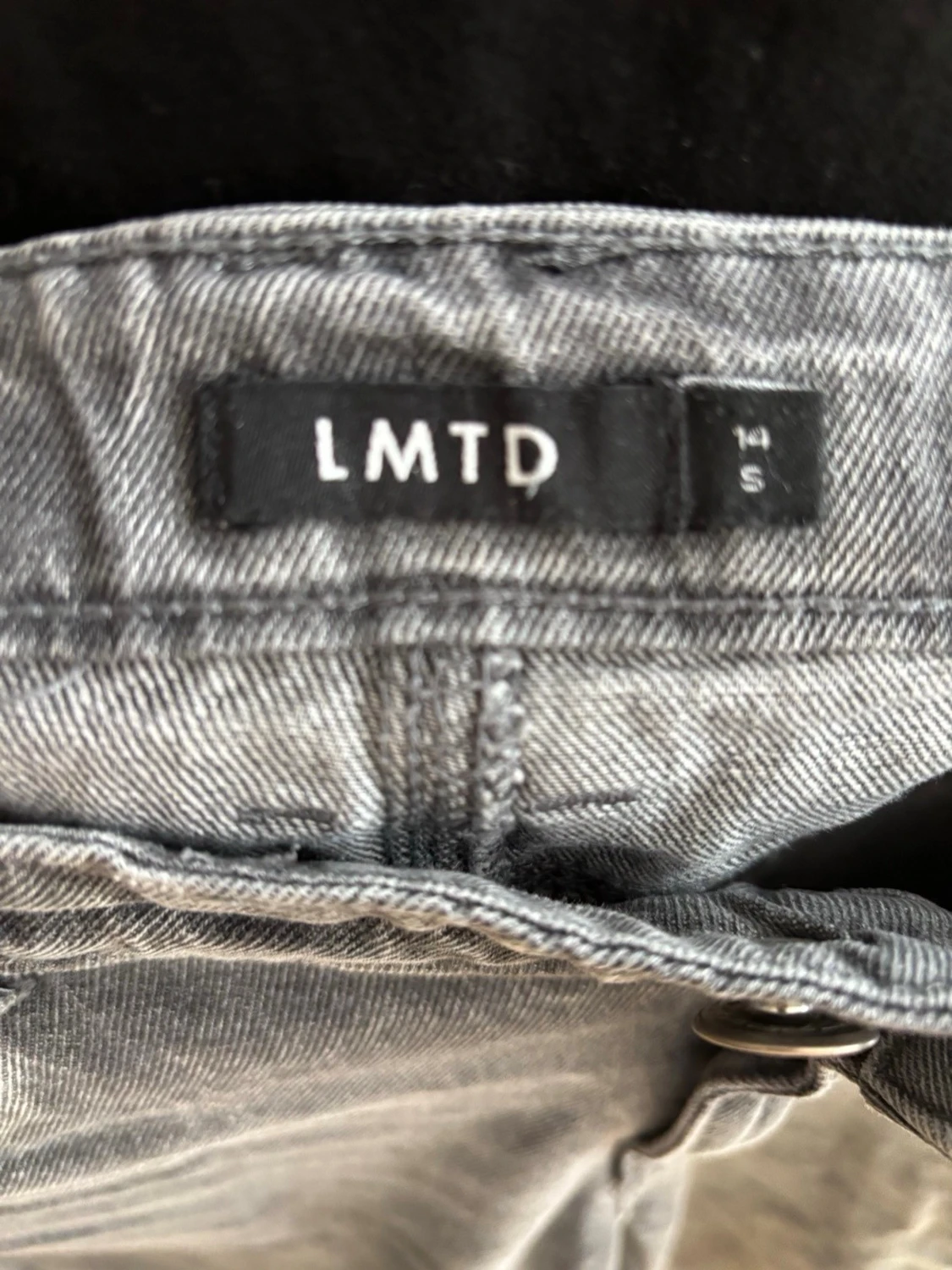 Grå tvättade raka jeans - 2