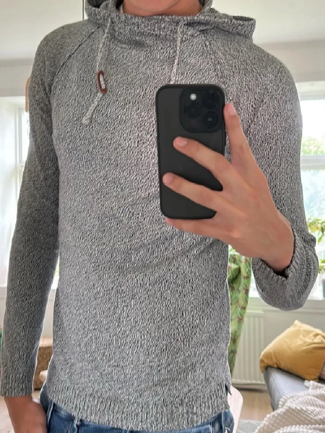 Gråmelerad hoodie med dragsko - 1