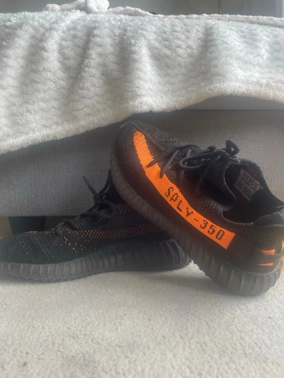 Yeezy Boost 350 V2 Black/Orange - 1