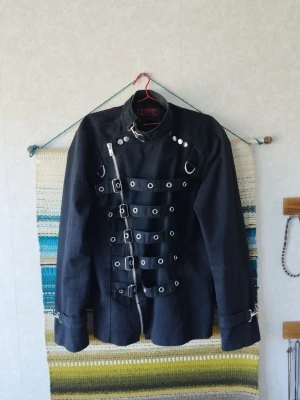 Tripp nyc emo goth vkei bondage jacket straight jacket black silver - In good but used condition. From the brand Tripp NYC, good material. Size L I think in men's size, but can fit anyone. 