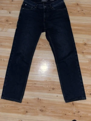 Dressman jeans - Använda cirka 3 gånger. Säljer då jag har ett annat liknande par. 32/32
