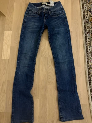 Ltb jeans - Jätte snygga Jeans! Inga defekter säljer då dom inte kommer till användning 💞💞dom har en pytteliten defekt på benet som nästan inte syns