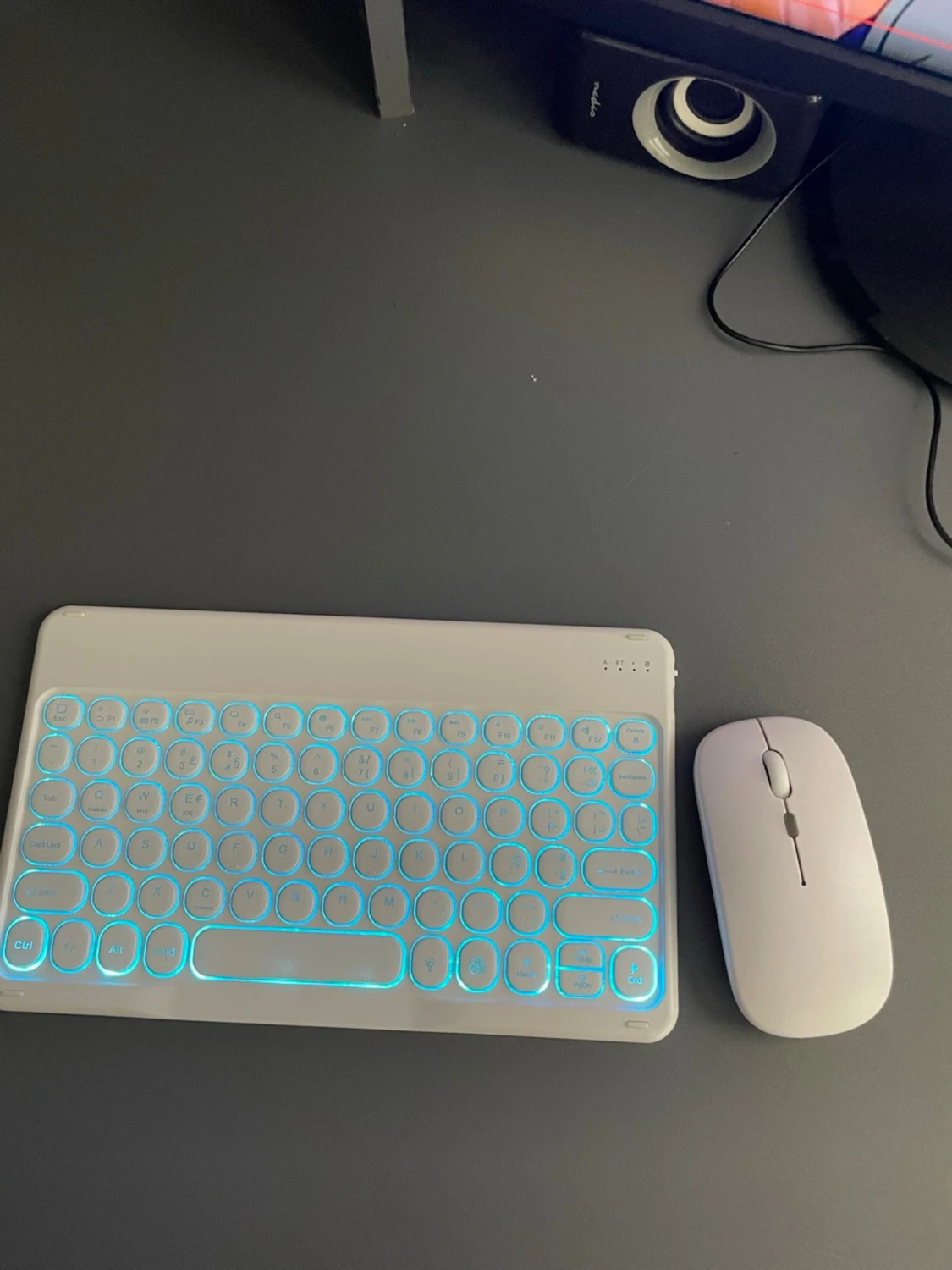 Trådlös keyboard och mus