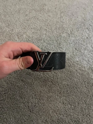 L Bälte - Helt ny & Oanvänd ✔️, Skickas inom 1 dag 🚀, Storlek: 110cm ✔️, kontakta gärna för mer info ☺️