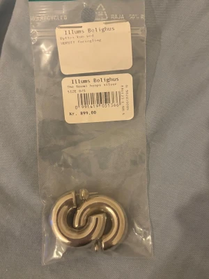  silver örhängen - Helt nya silver örhängena nypris 899kr