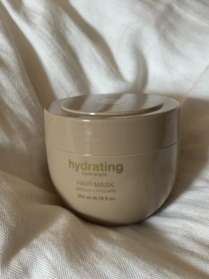 Miqura Hair Care Hydrating Hair Mask - Endast öppnad och luktad på, aldrig använd!