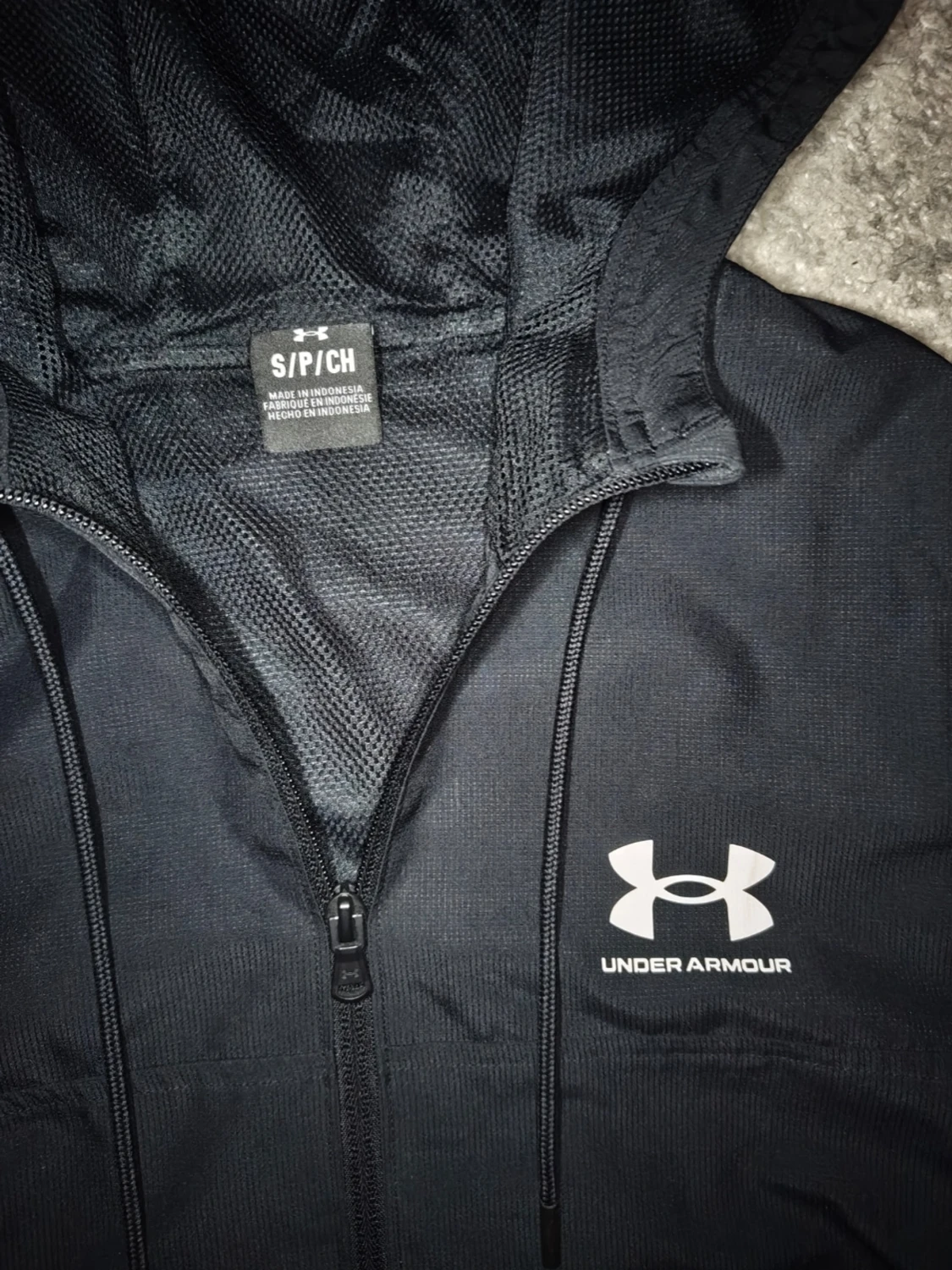 Svart vindjacka från Under Armour - 2
