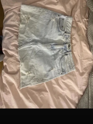 Snygg lågmidjade jeanskjol - Supersnygg jeanskjol! 