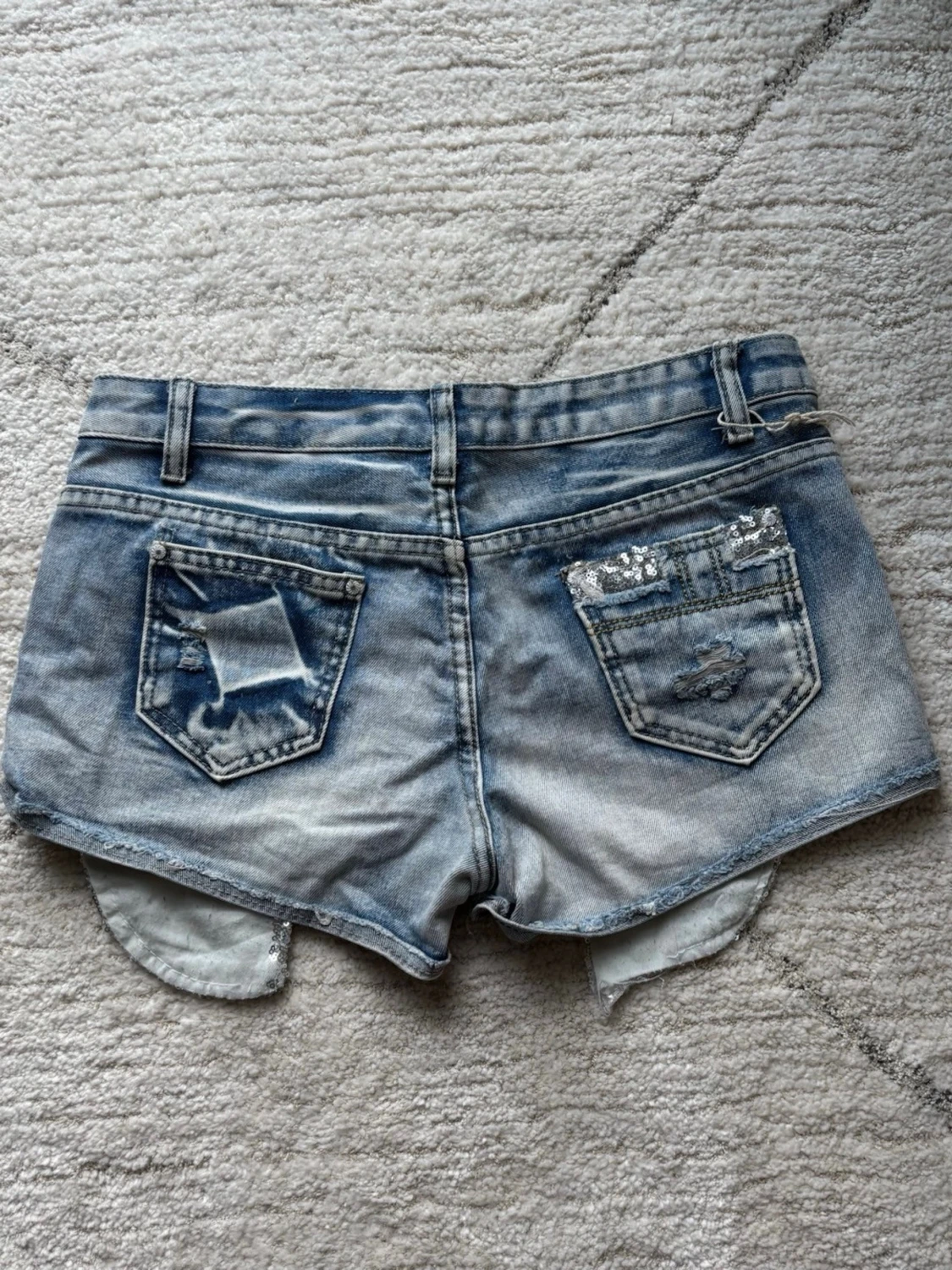 Ljusblå jeansshorts - 1
