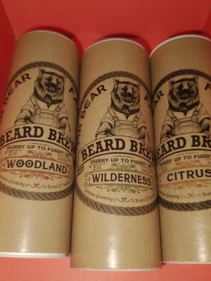 Mr Bear Family Beard  - Tre flaskor skäggolja från Mr Bear Family i dofterna Woodland, Wilderness och Citrus. 